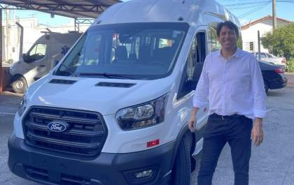Prefeitura de Birigui recebe van para transporte de pacientes