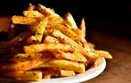 Batata frita pode elevar risco de diabetes tipo 2 em até 27%, aponta estudo de Harvard