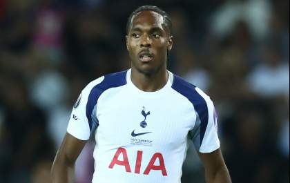 Tottenham repudia ataques racistas contra jogador nas redes sociais