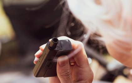 Plataformas têm 48h para retirar anúncios de cigarros eletrônicos