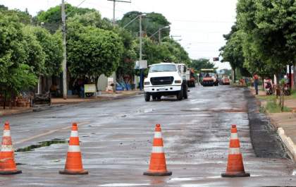 Recapeamento da Rua Egídio Thomé avança rumo ao Distrito de Jupiá