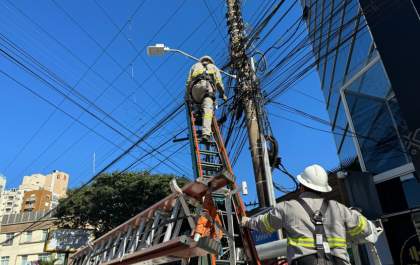 CPFL Paulista regulariza cabos de telecomunicação em Birigui