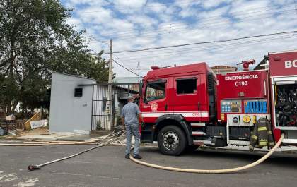 Incêndio atinge quartos de residência no Icaraí