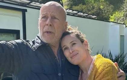 Esposa de Bruce Willis diz que cérebro do ator 'está falhando'