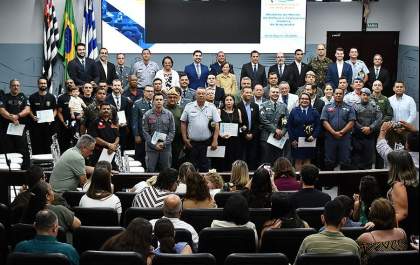 Profissionais da segurança pública são homenageados pela Câmara de Araçatuba