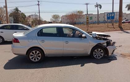 Acidente entre carro e carreta é registrado em Três Lagoas
