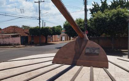 Câmara aprova por unanimidade nome oficial da Praça da Enxada: agora é Praça Memorial Família Botega