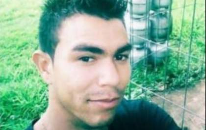 Com grande comoção, corpo de Karlos Henrique é velado após acidente em Três Lagoas
