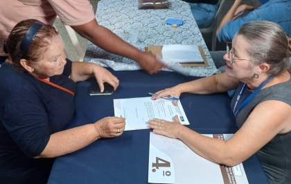 Prefeitura entrega 46 escrituras de imóveis a moradores da Vila Piloto em Três Lagoas