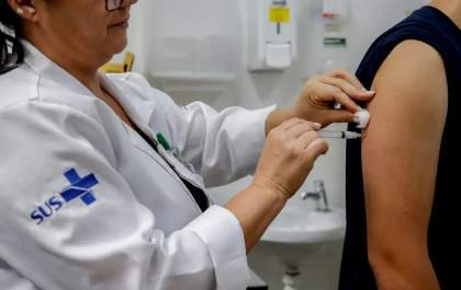Vacinação contra HPV para jovens de 15 a 19 anos é estendida até dezembro pelo SUS