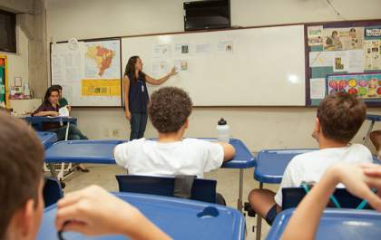 MEC lança programa para incluir ensino da democracia nas escolas brasileiras