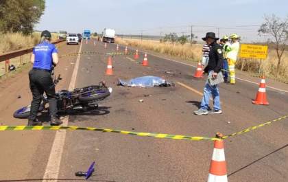 Motociclista morre após colisão frontal com carreta na BR-163 em Rio Brilhante