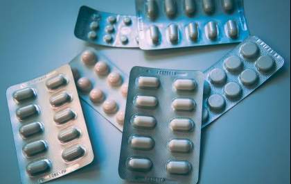Ampliação da prescrição por enfermeiros gera debate entre entidades da saúde
