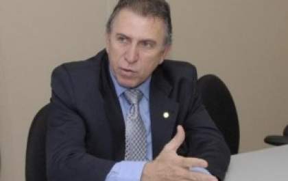 Giroto pede afastamento do Ministério dos Transportes