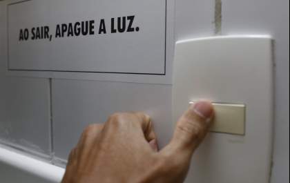 Conta de luz em outubro terá bandeira vermelha 1, com cobrança menor que em setembro