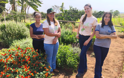 Projeto da ETEC transforma plantas medicinais em conhecimento e saúde