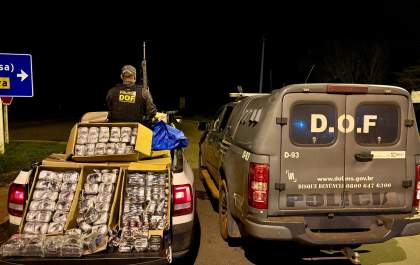 DOF apreende veículo com quase 100 quilos de haxixe em meio a carga de material hospitalar