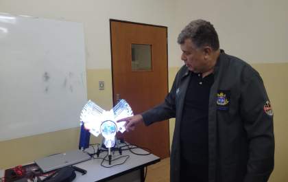 Tecnologia de Holograma revoluciona aulas de engenharia no Unisalesiano