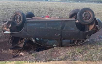 Jovem fica ferido em capotamento na Rondon
