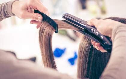 Anvisa determina recolhimento de cosméticos de alisamento irregulares
