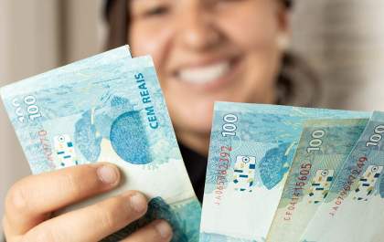 Brasileiros ainda têm mais de R$ 10 bilhões esquecidos em bancos, alerta Banco Central