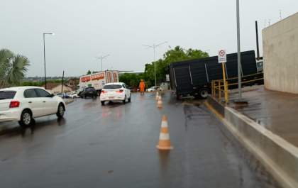 Chuva de 40 milímetros causa transtornos em Araçatuba