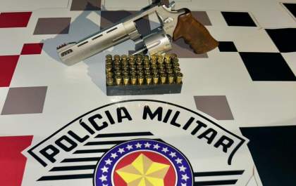 Homem é preso por porte ilegal de arma de fogo de uso restrito em Castilho