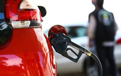 Petrobras reduz preço de gasolina vendida a distribuidoras para R$ 2,71