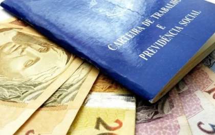 Governo reduz projeção do salário mínimo para 2026 para R$ 1.627