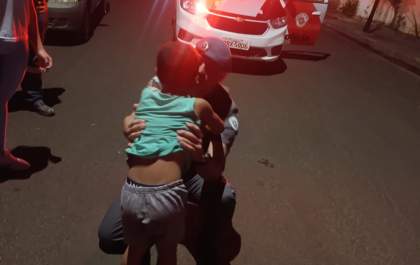 Criança é encontrada sozinha e chorando na entrada do bairro Alto dos Ipês