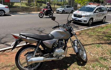 Idoso é atropelado por moto na avenida Brasília