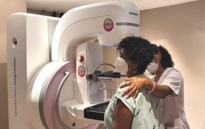 Outubro Rosa: mulheres com câncer têm direito a auxílio-doença e outros benefícios previdenciários