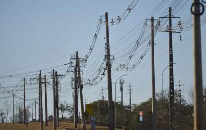 Parlamentares votam medida que barra aumento na conta de energia elétrica