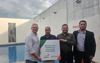 Sicredi apoia projeto de hidroginástica para idosos em Três Lagoas