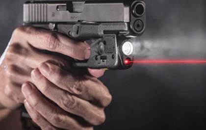 Homem é preso após ser flagrado com pistola em bar em Araçatuba