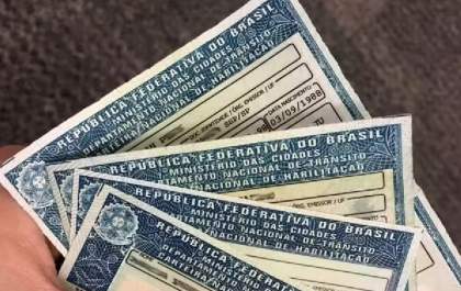 Ministro diz que governo vai oferecer cursos gratuitos para tirar CNH; mudanças devem começar a valer ainda este ano