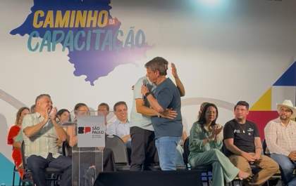 Governador promete duplicação do acesso a Guararapes