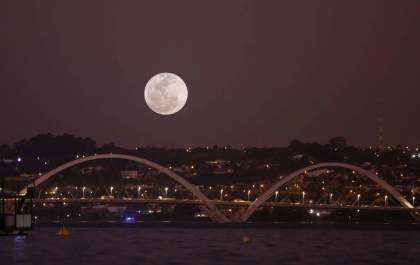 Segunda superlua do ano poderá ser vista nesta quarta-feira (5) em todo o Brasil