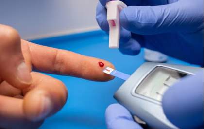 50 amputações por dia: diabetes afeta 20 milhões de brasileiros e exige atenção aos pés