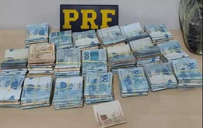 PRF apreende R$ 200 mil em espécie dentro de ônibus que seguia para Corumbá
