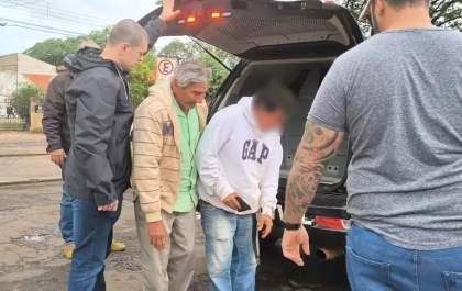 Testemunha de homicídio é presa ao chegar para depor após ser identificada como foragida no MS