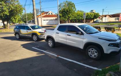 Homem é preso ao ser flagrado com picape roubada