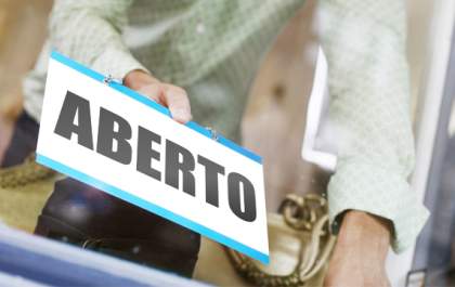 Setor de serviços lidera e impulsiona abertura de 1.131 novas empresas em outubro