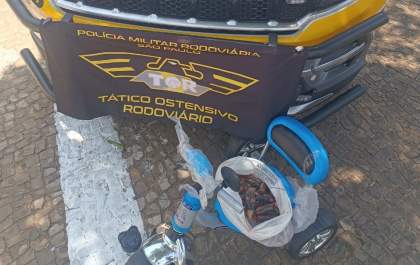 TOR encontra mais de 2,5 quilos de pasta base de cocaína escondidos em triciclo e carrinho de mão