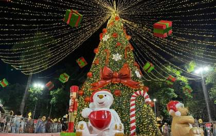 Decoração de Natal da praça Rui Barbosa será estendida ao calçadão e mais 4 praças de Araçatuba