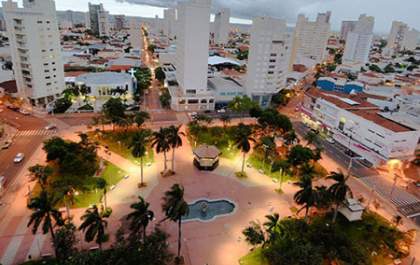 Sem zona azul, Araçatuba terá vagas de estacionamento de curta duração no final de ano