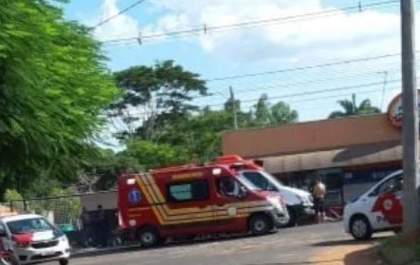 Dono de padaria vai a julgamento acusado de mandar amigo matar jovem