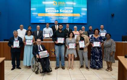 Tonhão presta homenagem a personalidades com relevantes serviços prestados a comunidade três-lagoense