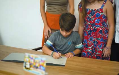 Escola Thathi realiza noite de autógrafos com os Pequenos Escritores