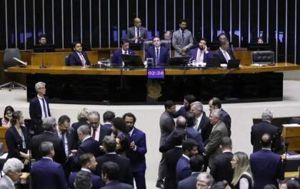 Câmara aprova texto-base de projeto que endurece penas contra facções e milícias